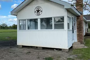 7520 Thompson Rd, Baytown, TX 77521 - Photo 1