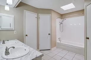 16023 Havenhurst Dr, Houston, TX 77059 - Photo 17