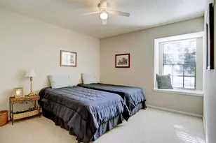 12 Fairmeade Bend Dr, The Woodlands, TX 77381 - Photo 17
