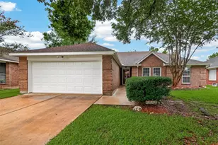 2743 N Larkspur Cir, Pearland, TX 77584 - Photo 1