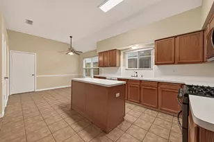 2743 N Larkspur Cir, Pearland, TX 77584 - Photo 3