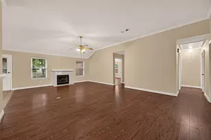2743 N Larkspur Cir, Pearland, TX 77584 - Photo 9