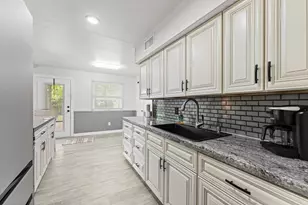 8103 Mobud Dr, Houston, TX 77036 - Photo 9