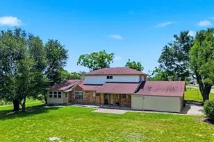 22 Patio Dr, Hilltop Lakes, TX 77871 - Photo 3