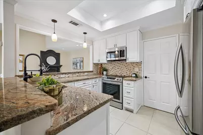 115 Litchfield Lane, Houston, TX 77024 - Photo 13