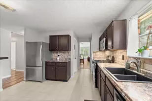 21475 Palace Pines Dr, Kingwood, TX 77339 - Photo 5