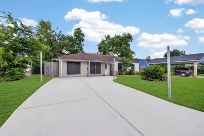 9211 Clearway Drive, Houston, TX 77033 - Photo 5