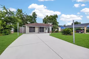 9211 Clearway Dr, Houston, TX 77033 - Photo 5