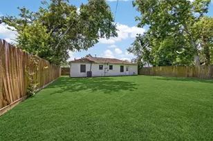9211 Clearway Dr, Houston, TX 77033 - Photo 33