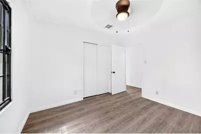 9211 Clearway Drive, Houston, TX 77033 - Photo 23