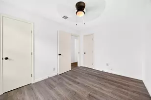 9211 Clearway Dr, Houston, TX 77033 - Photo 29