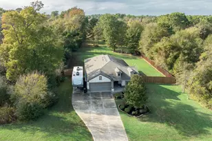 13874 Oak Manor Dr, Willis, TX 77318 - Photo 3