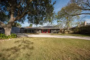 206 Texas Ave, League City, TX 77573 - Photo 1