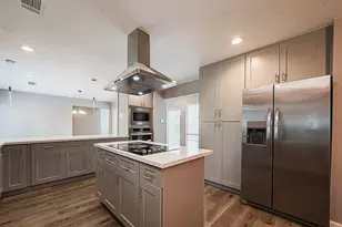 1623 Cherry Ridge Dr, Houston, TX 77077 - Photo 7