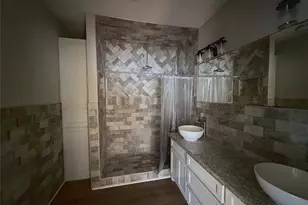 716 74th St, Houston, TX 77011 - Photo 9