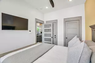 2401 33rd St, Galveston, TX 77550 - Photo 25