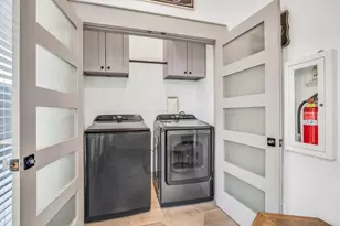 2401 33rd St, Galveston, TX 77550 - Photo 21