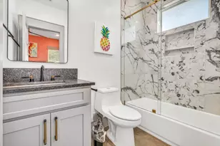 2401 33rd St, Galveston, TX 77550 - Photo 37