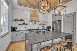 2401 33rd St, Galveston, TX 77550 - Photo 15