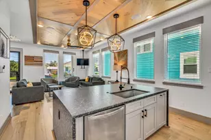 2401 33rd St, Galveston, TX 77550 - Photo 17