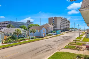 2401 33rd St, Galveston, TX 77550 - Photo 41