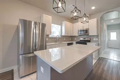 910 King Street, Houston, TX 77022 - Photo 17