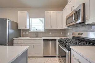 910 King St, Houston, TX 77022 - Photo 13
