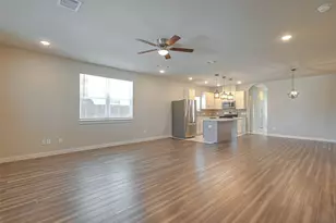910 King St, Houston, TX 77022 - Photo 7