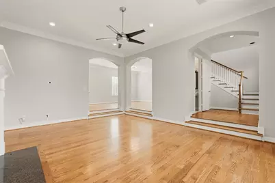 822 Stuart Street, Houston, TX 77006 - Photo 15