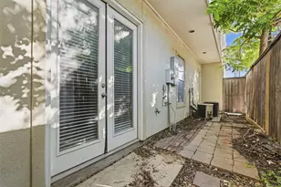 822 Stuart St, Houston, TX 77006 - Photo 27