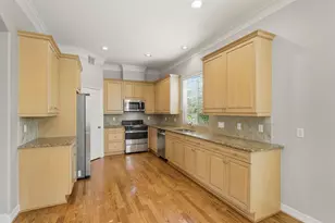 822 Stuart St, Houston, TX 77006 - Photo 11