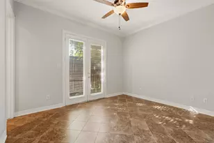 822 Stuart St, Houston, TX 77006 - Photo 5