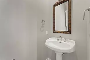 822 Stuart St, Houston, TX 77006 - Photo 17