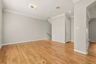 822 Stuart St, Houston, TX 77006 - Photo 9