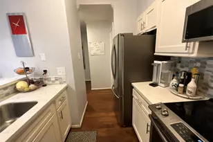 7063 N Holiday Dr, Galveston, TX 77550 - Photo 9