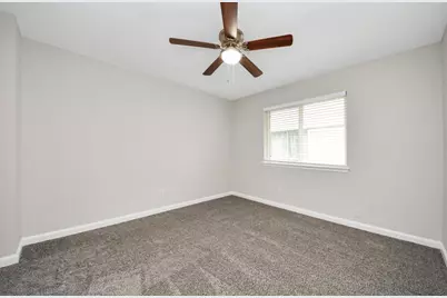 9638 Ravensworth Drive, Houston, TX 77031 - Photo 31