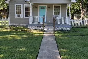 732 4th St, Sealy, TX 77474 - Photo 1