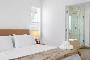 9215 Noel St, Houston, TX 77033 - Photo 33