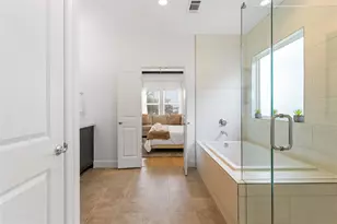 9215 Noel St, Houston, TX 77033 - Photo 35