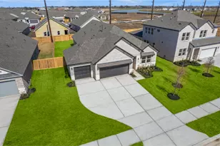 8314 Amethyst Valley Ln, Angleton, TX 77515 - Photo 3