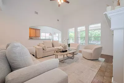 157 E Frontera Circle, The Woodlands, TX 77382 - Photo 9
