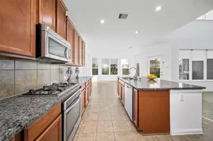 4663 Rockton Hills Ln, Sugar Land, TX 77479 - Photo 7