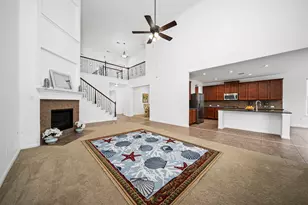 4663 Rockton Hills Ln, Sugar Land, TX 77479 - Photo 5