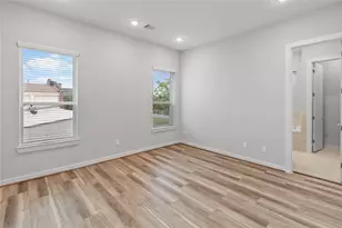 608 Thornton Oaks Ln, Houston, TX 77018 - Photo 7
