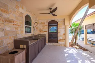 215 Sampan Dr, Galveston, TX 77554 - Photo 15