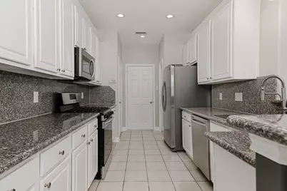11 Scenic Brook Court, The Woodlands, TX 77382 - Photo 9