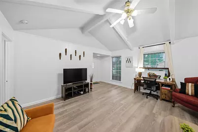8822 Ryton Lane, Houston, TX 77088 - Photo 7