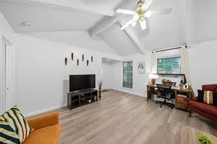 8822 Ryton Ln, Houston, TX 77088 - Photo 7