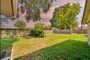 8822 Ryton Ln, Houston, TX 77088 - Photo 35