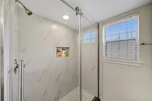 8822 Ryton Ln, Houston, TX 77088 - Photo 13